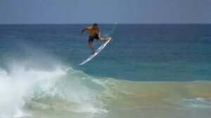 小波でも激しすぎるイタロ・フェレイラ！ブラジルでのフリーサーフィン動画