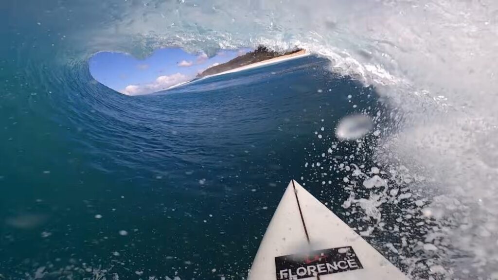 年間で計10分ものバレルライド！ネイザン・フローレンスのGoPro撮影POV動画