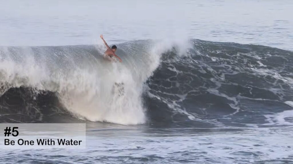 2025年バリ島でカメラが捉えたサーフィン中の「まさかの瞬間」トップ5動画