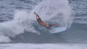 反応が悪いスポンジでハイパフォーマンス！クレイ・マルゾのキャッチサーフ動画