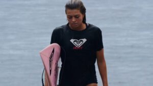 若手オージーガールでスタイリッシュなココ・ケアンズ！フリーサーフィン動画