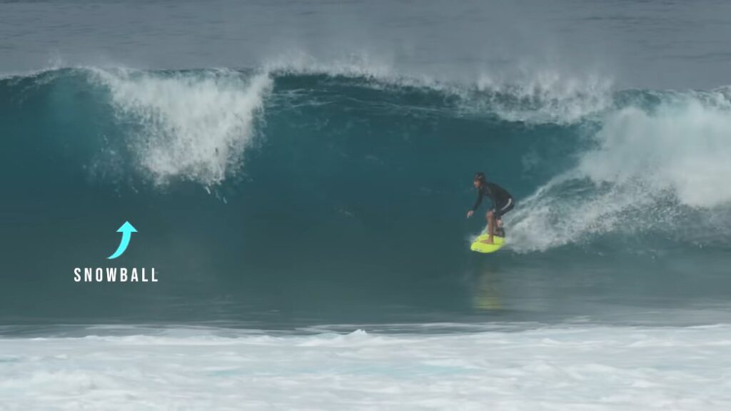クルス・ディノファのパイプ初サーフ動画とサーフィン用語の「スノーボール」について