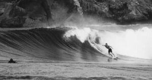 バリ島（インドネシア）からロードトリップ！スンバワ島でのフリーサーフィン動画