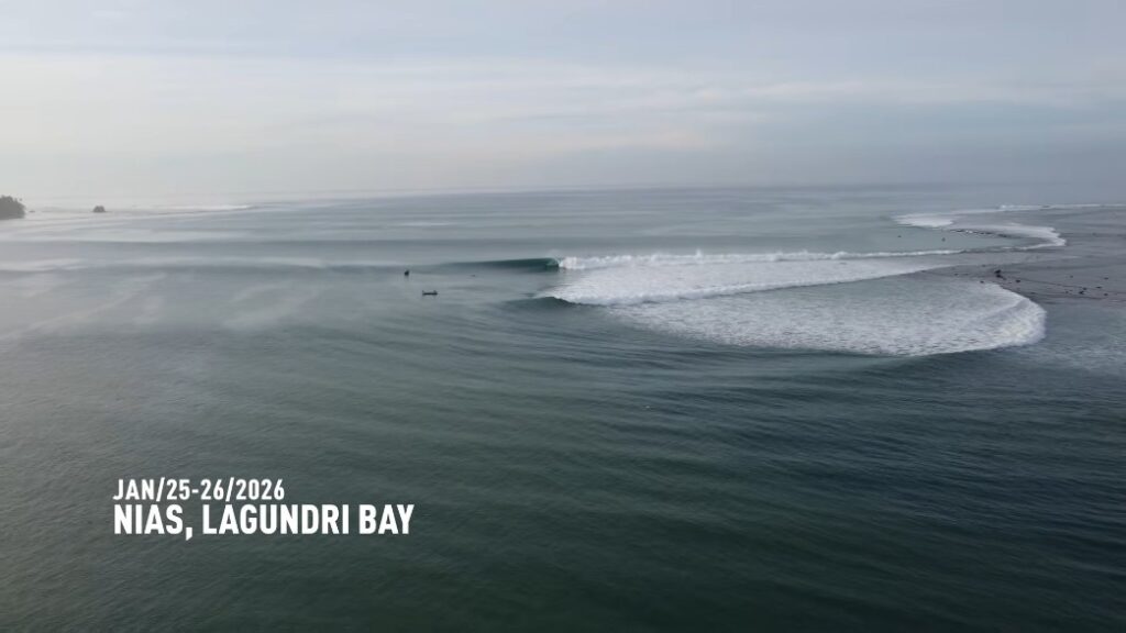 2026年シーズンのファーストスウェルがニアスにヒット！フリーサーフィン動画