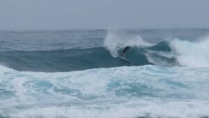 ジョンジョンのスピードが桁違い！オアフ島ハレイワでのフリーサーフィン動画