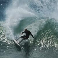 Jベイがオフシーズンの真夏に炸裂！アディン・マスンキャンプのフリーサーフ動画