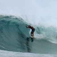 ディラン・ウィルコクソンの15歳の時の映像！メンタワイグロムのフリーサーフ動画