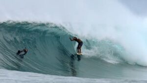 ディラン・ウィルコクソンの15歳の時の映像！メンタワイグロムのフリーサーフ動画