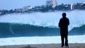 プエルト・エスコンディードに2026年初スウェル！フローレンス兄弟のトリップ動画