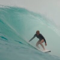 シエラ・カーのバレルスキル！カー親子による南スマトラのライトバレル動画