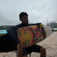 フィリペ・トレドが新モデルのプロトタイプをウェイブプールでテスト動画