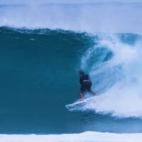 プロにとって大外しの波とは！？ミッキー・クラークのインドネシアトリップ動画