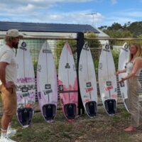 ベルズビーチCTイベントに準備したレイキー・ピーターソンのサーフボードモデル紹介動画