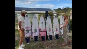 ベルズビーチCTイベントに準備したレイキー・ピーターソンのサーフボードモデル紹介動画