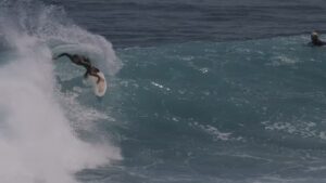 サーフシーズンの乾季入りしたインドネシアのバリ島！ウルワツでのフリーサーフ動画