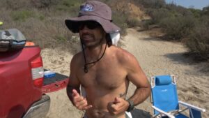 借り物ボードでラストライドを飾ったメイソン・ホー！メキシコ撮影の裏話動画