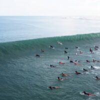8フィート越えのビッグスウェルがヒットしたニアス島！フリーサーフィン動画